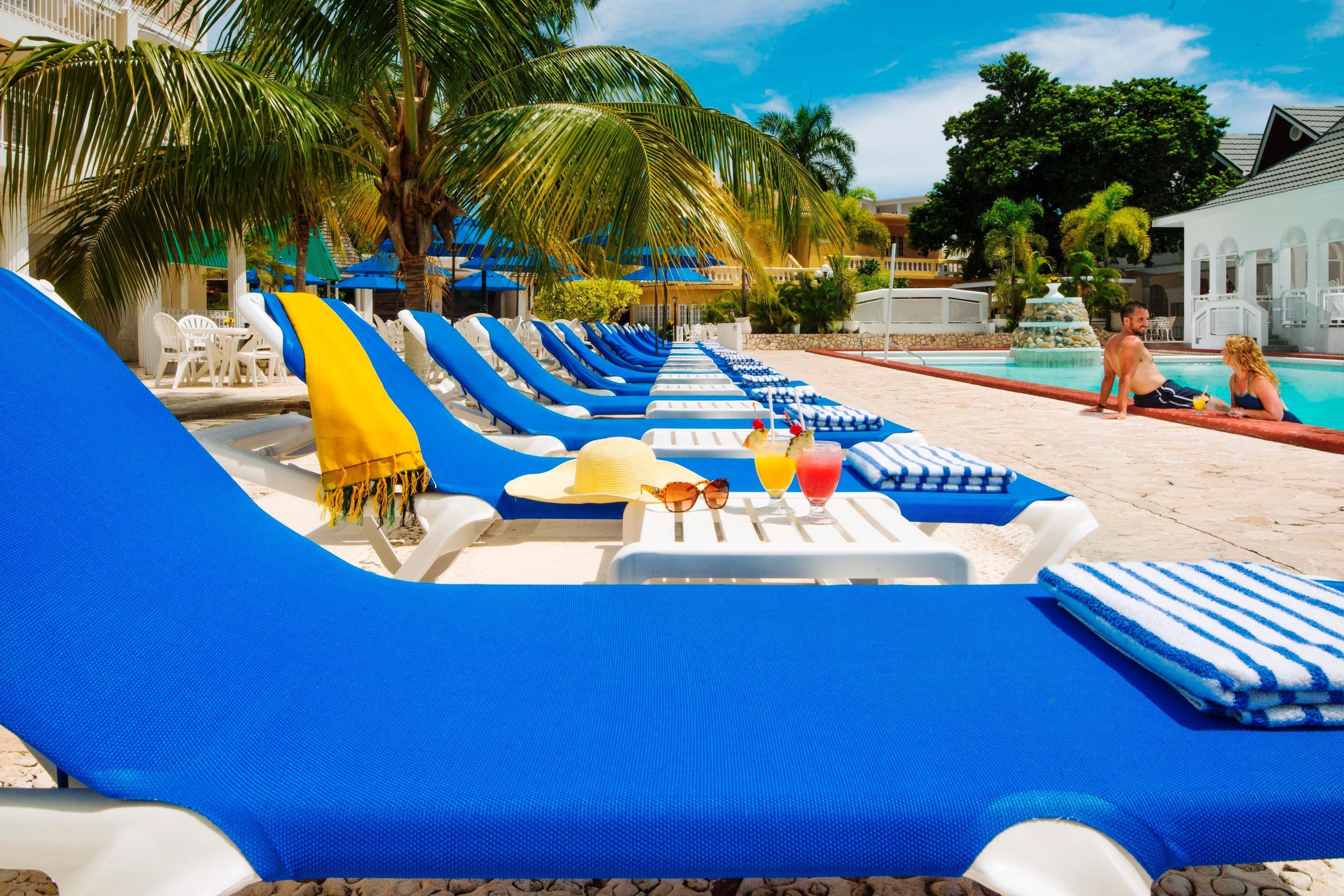Seagarden Beach Resort Teluk Montego Bagian luar foto